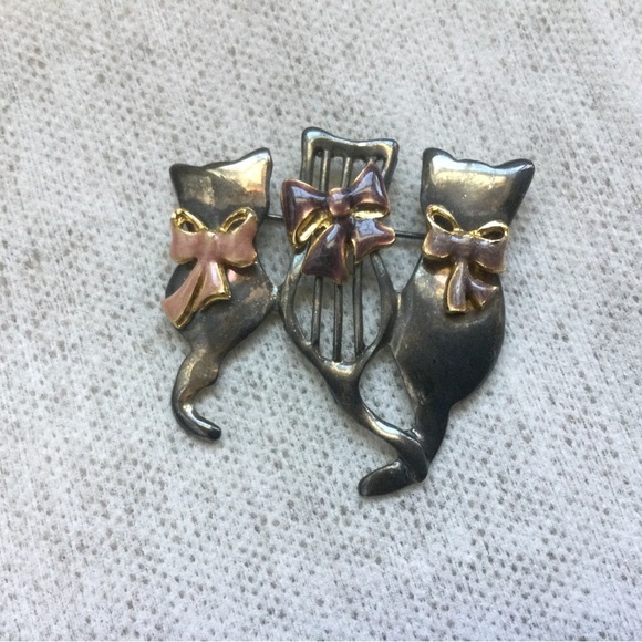 3 Kitty Pin/Brooch - Picture 2 of 4